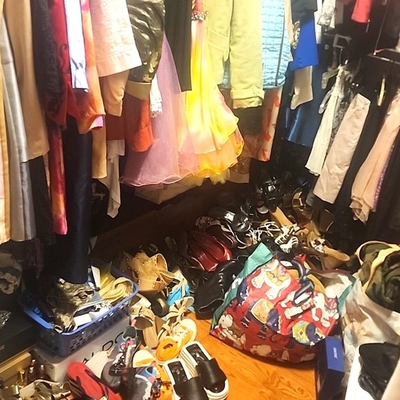 ESTRELLA "Uno1luv" Designer And Luxury Closet IS GOING LIVE - Picture 14 of 17